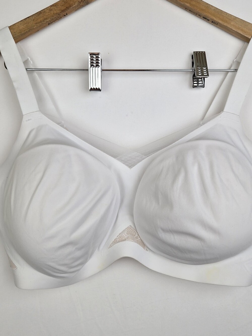 Honeylove Crossover Wireless Bra - Floral Lace Size 1X+. Stains!